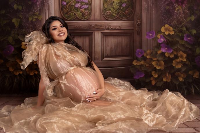 Maternity portrait by Shoot the Moon Photography